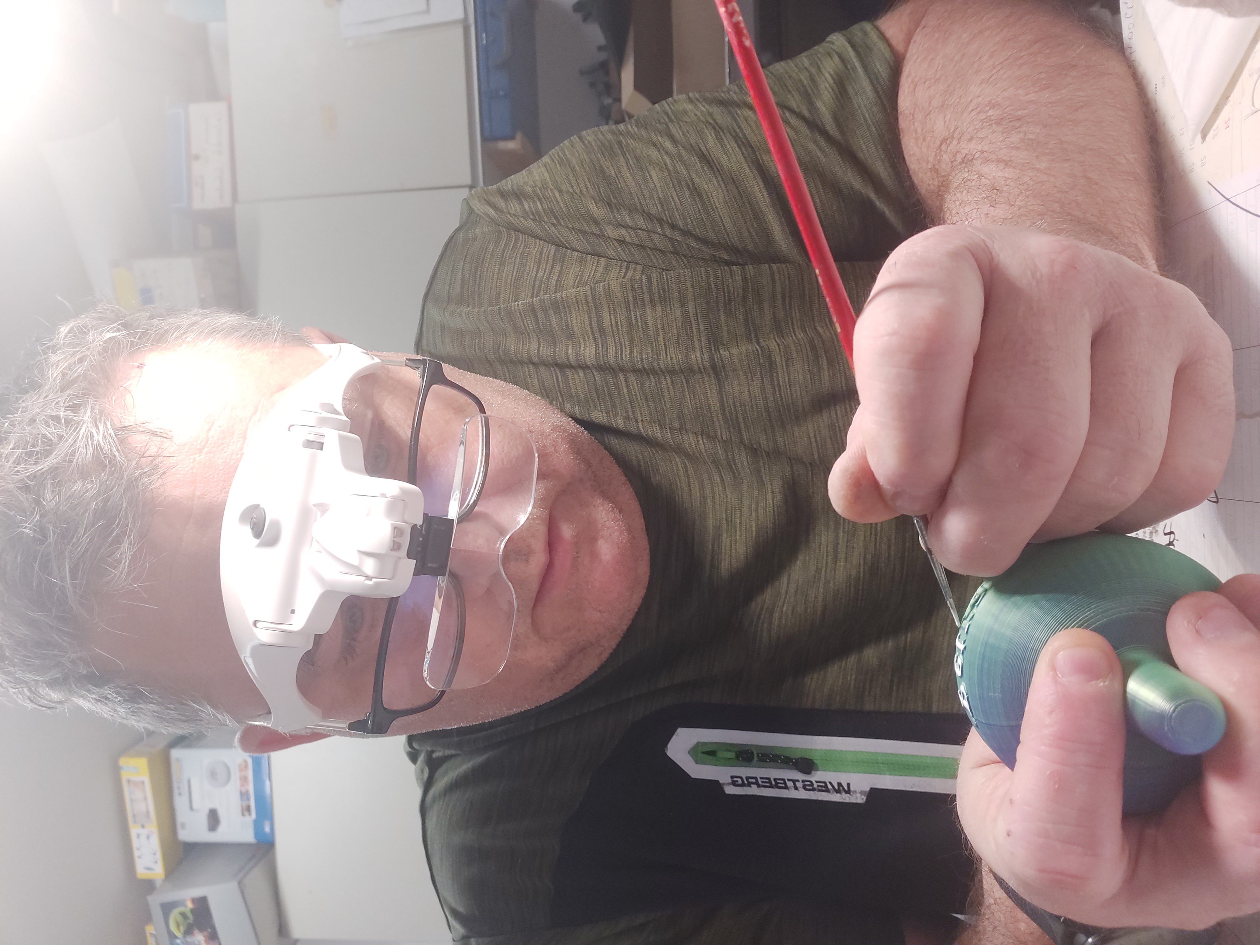 Ich beim atbeiten Lupe